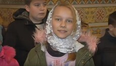 Діти з прифронтової Красногорівки зустріли Різдво у Почаївській лаврі