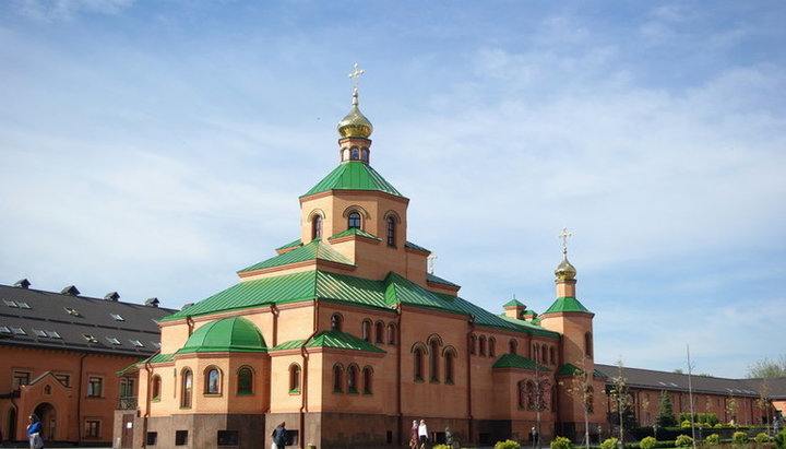 Київський Голосіївський монастир. Фото: periscope.com.ua