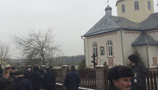 Активісти ПЦУ повторно захопили храм канонічної Церкви в селі Маща
