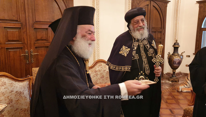 Ο Πατριάρχης Θεόδωρος και ο Πατριάρχης των Κοπτών της Αιγύπτου κ.κ. Tawadros II. Φωτογραφία: romfea.gr