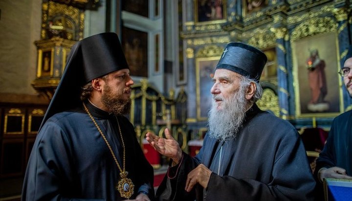Primatul Bisericii Ortodoxe Sârbe Patriarhul Irineu și Episcopul de Barâșevka Victor. Imagine: Facebook