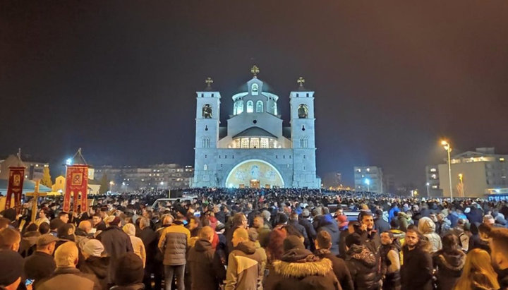 Лития в Подгорице возле храма Воскресения Христова, 01.02.2020. Фото: mitropolija.com