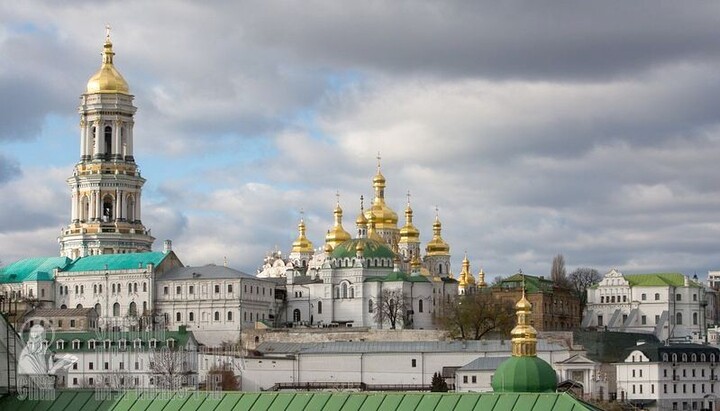 КГГА не будет рассматривать вопрос о передаче Лавры