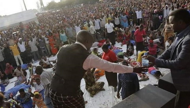 Во время давки на стадионе в Танзании погибли 20 человек. Фото: africanquarters.com