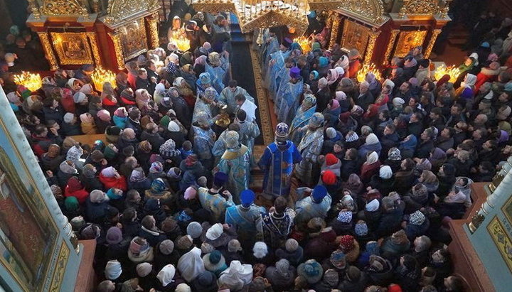 Шесть иерархов почтили образ «Утоли моя печали» в Городницком монастыре. Фото: vicariate.church.ua