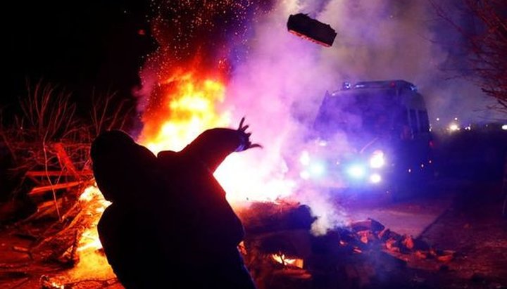 Протесты в Новых Санжарах. Фото: censor.net.ua