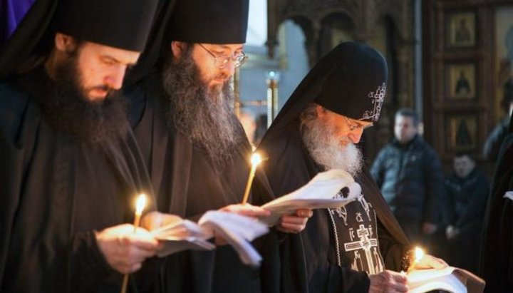 В лаврах принимают записки на поминовении в Великий пост. Фото: pravoslavye.org.ua