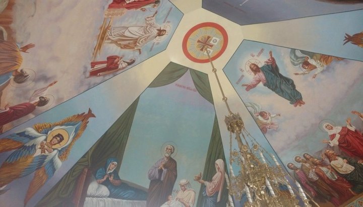 В селе Куты благотворители оплатили роспись православного храма. Фото: spzh.news