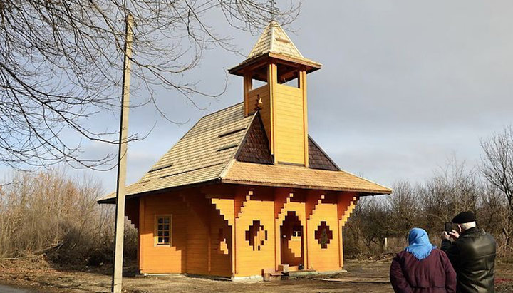 Міжконфесійний храм в Карлівці. Фото: vchasnoua.com