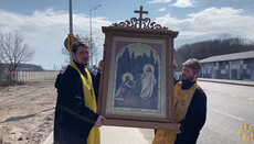 Клирики УПЦ объехали Винницу с чудотворной иконой святой Марии Магдалины