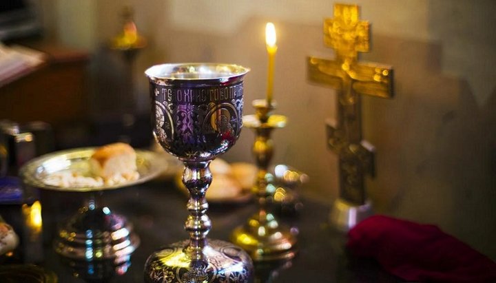 Throughout the centuries-old experience of Christianity, there has been no evidence of the transmission of virus through the Eucharist. Photo: kleo.ru