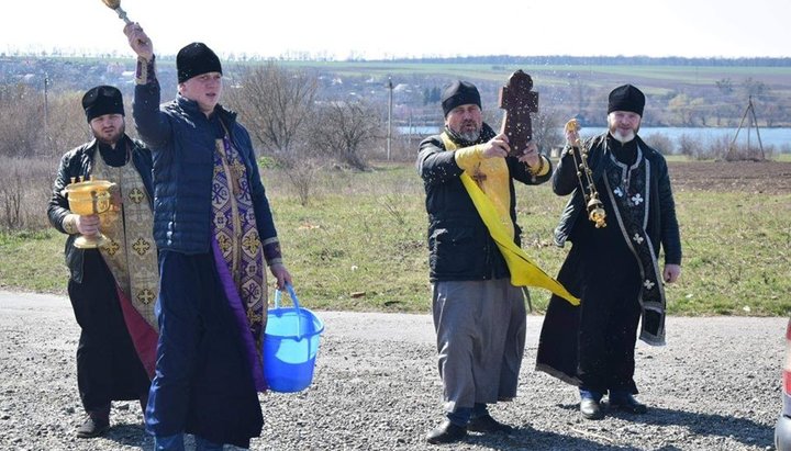 В Тульчинской епархии совершили крестный ход. Фото: facebook.com/tulchin.eparchia