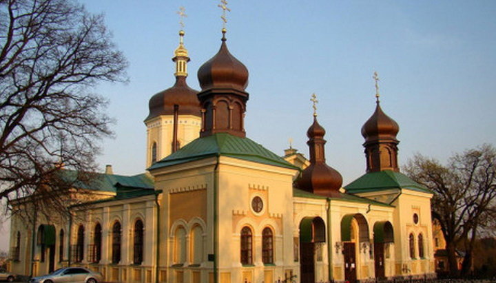 Свято-Троїцький Іонинський монастир. Фото: zametkin.kiev.ua 