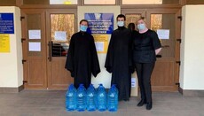 Clerics of Resurrection Cathedral donate 100 ltr of antiseptic to capital