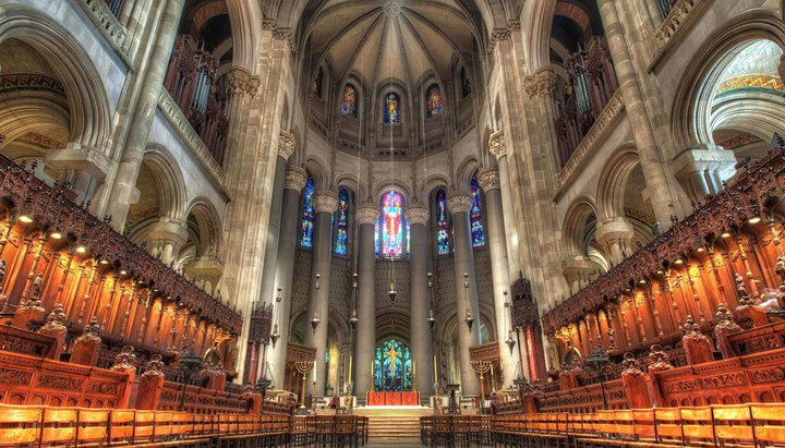 Внутрішній вигляд собору на честь Іоанна Богослова в Нью-Йорку. Фото: americanbutler