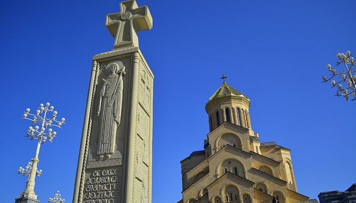 Кафедральный собор Цминда Самеба в Тбилиси. Фото: naafone.ru