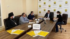 Иерархи УПЦ передали тесты на коронавирус во Львовскую и Донецкую области