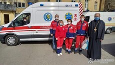 UOC hands over masks and antiseptics to Lviv Emergency Medical Centre
