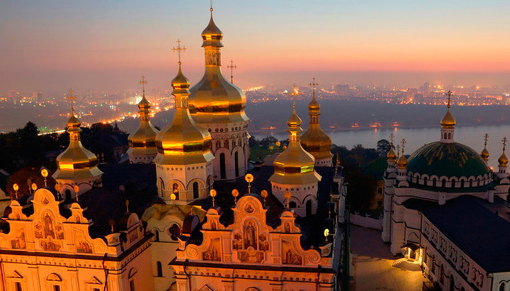 Lavra Kievo-Pecerska Adormirea Maicii Domnului. Imagine: foma.ru