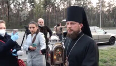 Благодатний вогонь прибув в Україну