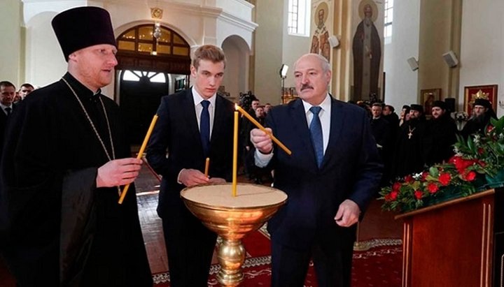 Олександр Лукашенко в Свято-Благовіщенському Ляденському храмі. Фото: ex-press.by