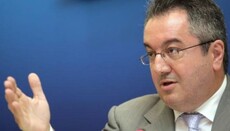 Советник правительства Греции призвал верующих не причащаться без вакцины