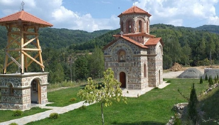 Свято-Георгиевский храм монастыря в Брняк. Фото: eparhija-prizren.com