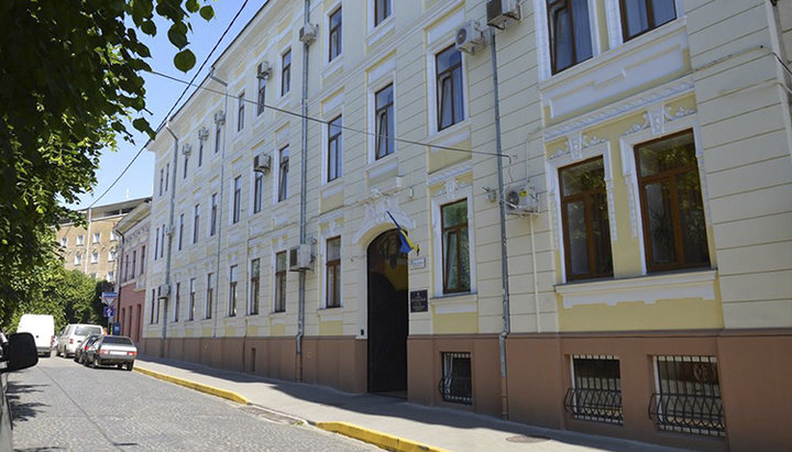Будівля Чернівецького апеляційного суду. Фото: сторінка Чернівецького суду в Facebook