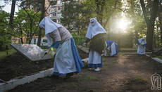 Сестры Марфо-Мариинской обители почтили память жертв Дарницкого концлагеря