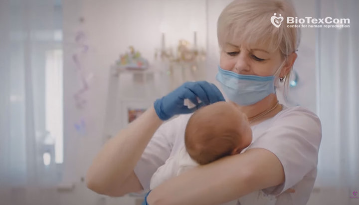 One of the babies born by surrogate Ukrainian mothers for foreigners. Photo: a video screenshot of the BioTexCom clinic on the YouTube channel