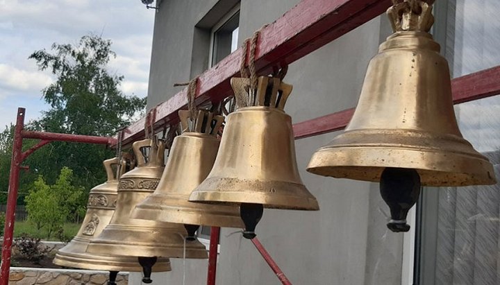 Комплект дзвонів для храму Горлівської єпархії відлили рівненські майстри. Фото: gorlovka-eparhia.com.ua