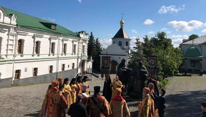У Києво-Печерській лаврі вшанували пам'ять святих Кирила і Мефодія. Фото: facebook.com/MitropolitAntoniy