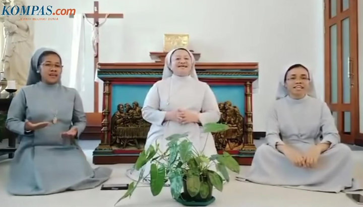 Католицькі черниці співають ісламську пісню. Фото: YouTube