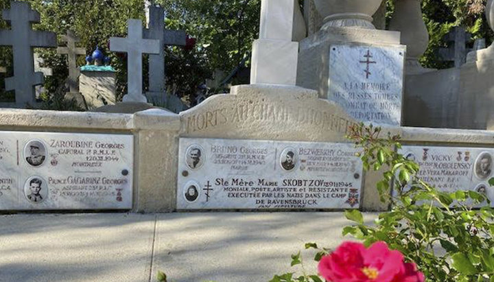 Меморіал, на якому увічнили пам'ять святої преподобномучениці Марії, знаходиться на відомому французькому кладовищі Сент-Женев'єв-де-Буа. Фото: сторінка Костянтина Волкова у Facebook