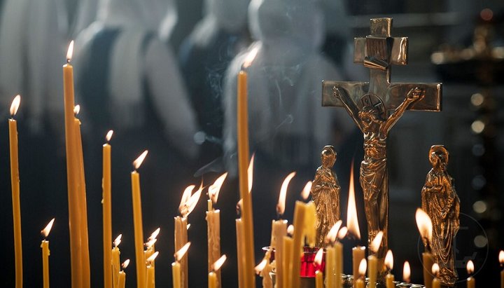 Церква ще раз закликає вірян посилено молитися за своїх покійних батьків, родичів і близьких. Фото: foma.ru
