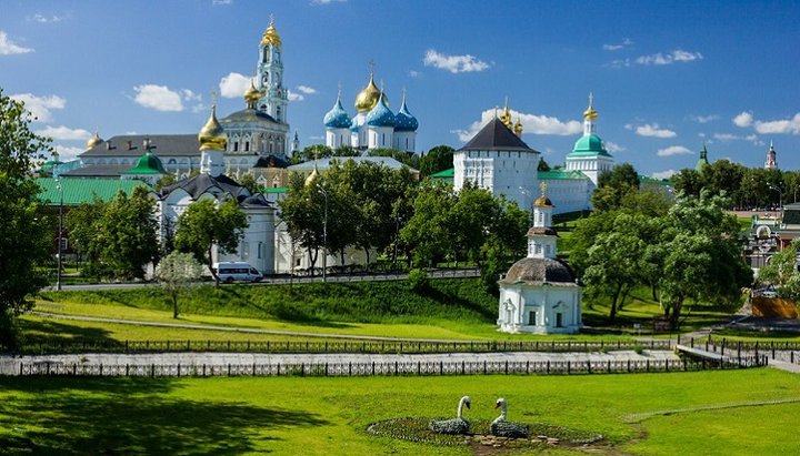 Троїце-Сергієва лавра. Фото: bluesky-oz.ru