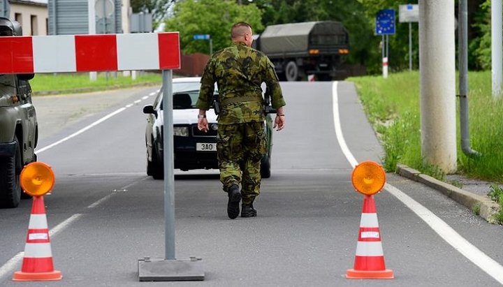 Военный патруль на польско-чешской границе. Фото: CNN
