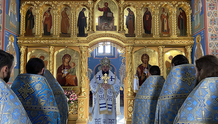 Святкове богослужіння в день Києво-Братської ікони Пресвятої Богородиці. Фото: kdais.kiev.ua