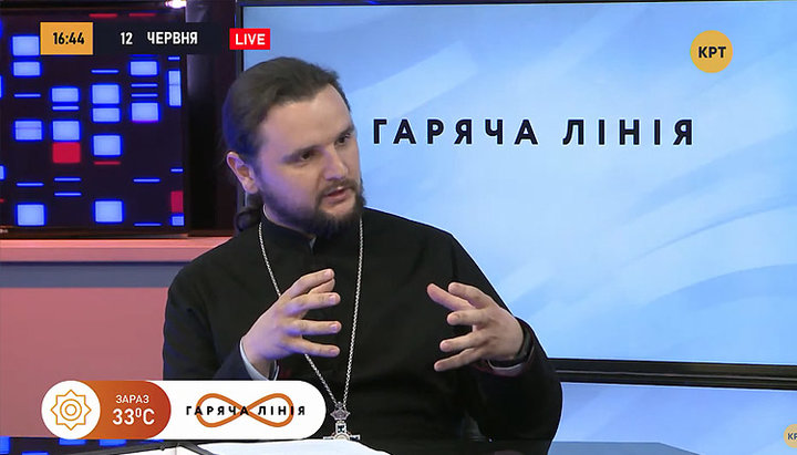 Archpriest Alexander Klimenko, a cleric of the Boryspil Eparchy of the UOC. Photo: a video screenshot from the YouTube channel “KRT Channel”