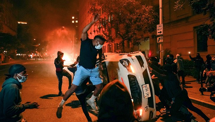 Представители Black Lives Matter громят улицы американских городов. Фото: rbc.ru