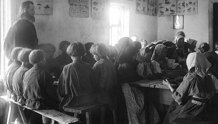 Занятия в церковно-приходской школе. Начало ХХ века. Фото: orthedu.ru