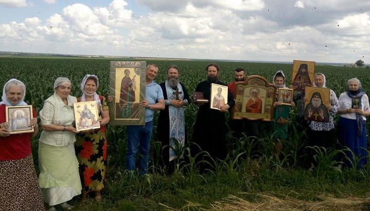 Хресний хід звершили священики і парафіяни Благовіщенського храму. Фото: Facebook / храм Благовіщення Пресвятої Богородиці