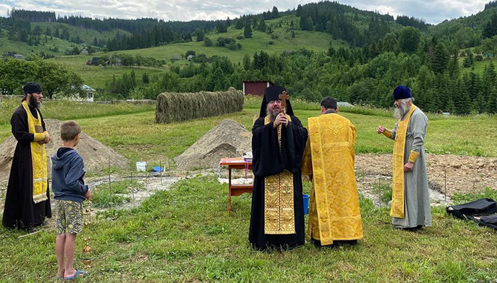 У селі Руська почали будувати храм на честь святого Пантелеймона