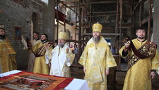 Архиереи УПЦ возглавили торжества строящегося храма в Ровеньковской епархии