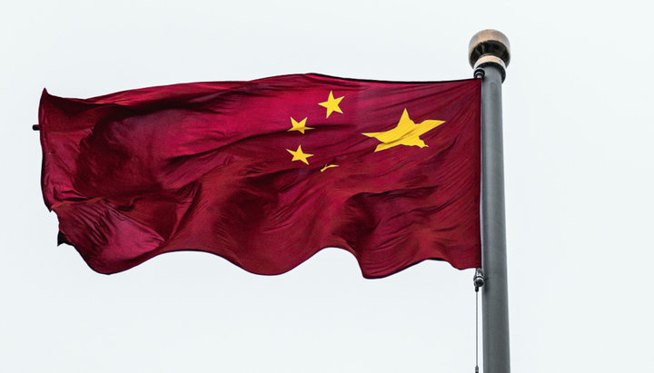 Власти Китая требуют от церквей поднимать государственный флаг. Фото: christianheadlines.com
