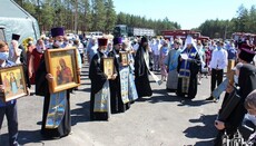 Віряни УПЦ здійснили хресний хід зі святинями навколо Сєвєродонецька