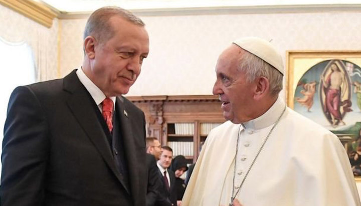 Президент Турции Реджеп Эрдоган и папа римский Франциск. Фото: vimaorthodoxias.gr