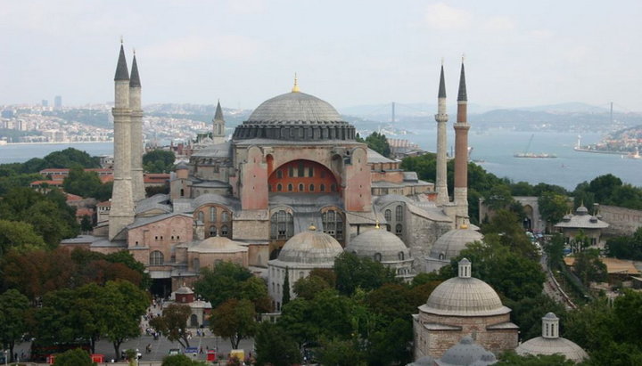 Ναός της Αγίας Σοφίας στην Κωνσταντινούπολη. Φωτογραφία: istanbul-life.info