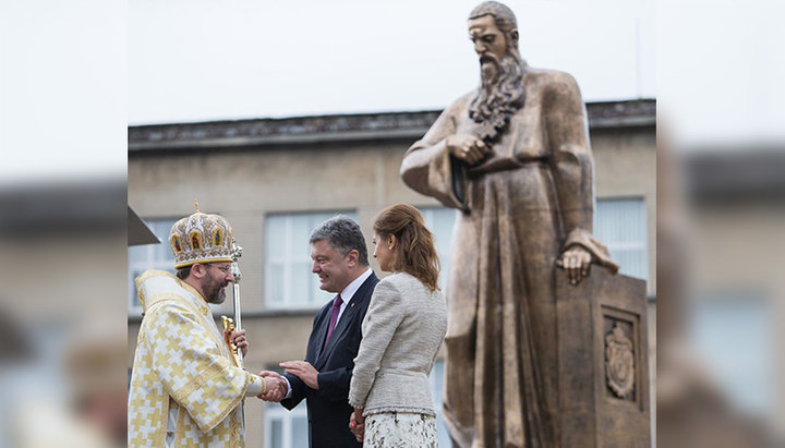 Petro Poroshenko at the unveiling of the monument to Metropolitan of the UGCC Andrey Sheptytsky. Photo: Poroshenko's Facebook page
