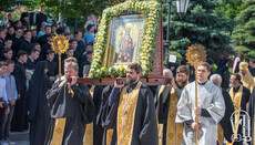 Police do not find quarantine violations during celebrations at Kyiv Lavra